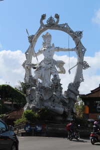 Just stunning these statues - they are everywhere in Bali! 